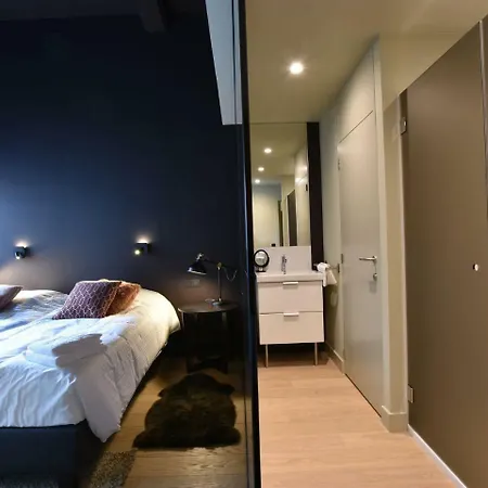 Luxurious In With Jacuzzi *