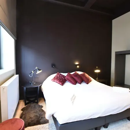 아파트 Luxurious In With Jacuzzi